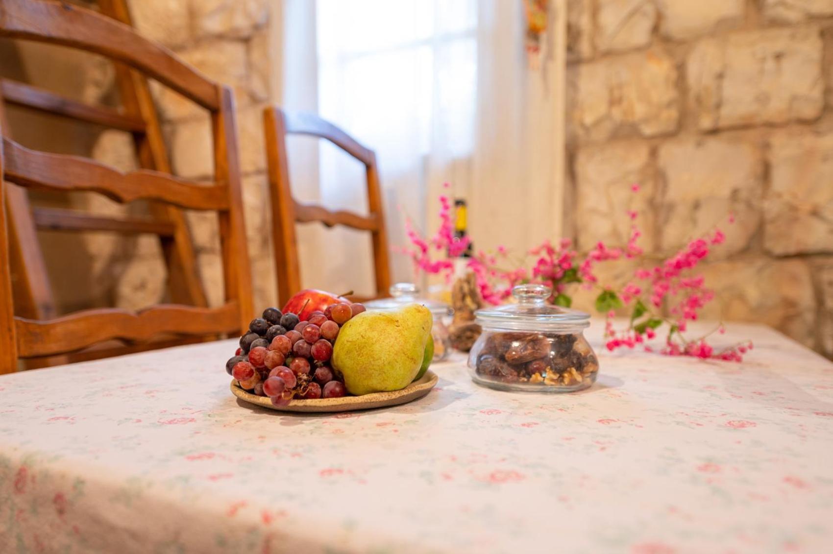 Hemdatya Stone Suites In The Galilee Ilaniya Bilik gambar
